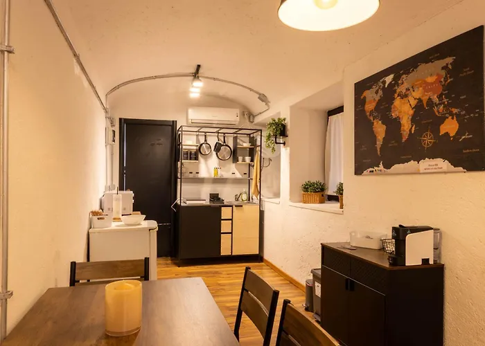 Domus Monti * Roma